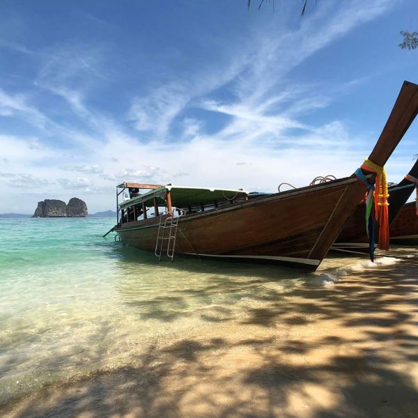 Koh Ngai - long tail boats