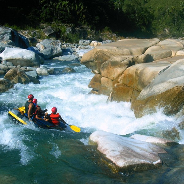Vandfald og regnskov er en oplevelse værd i Honduras