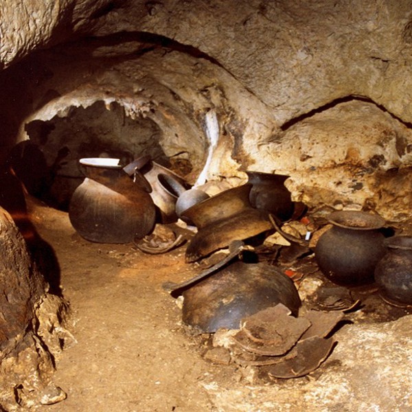 Ikke alle grotter i Belize er helt uden beboelse eller brug