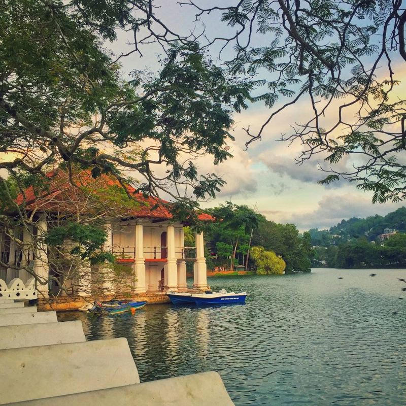 I:\AXUMIMAGES\Asien\Sri Lanka\Det centrale Sri Lanka\Kandy1