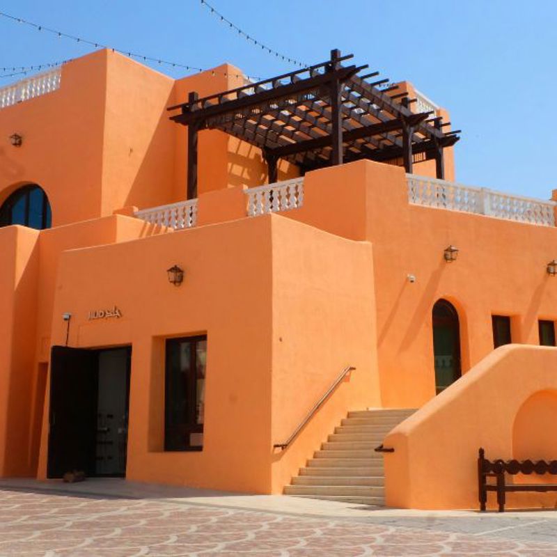 Orange bygning i Qatar
