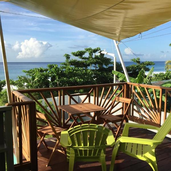 Udsigt over havet  på Katalo Plage i Deshaies på Guadeloupe