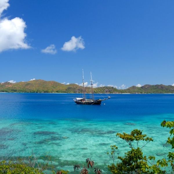 Udsigten over Curieuse Island i Seychellerne