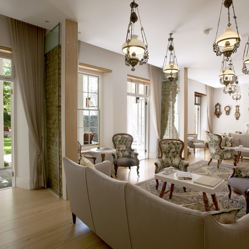 Den hyggelige opholdsstue på Oude Werf, Stellenbosch, Sydafrika