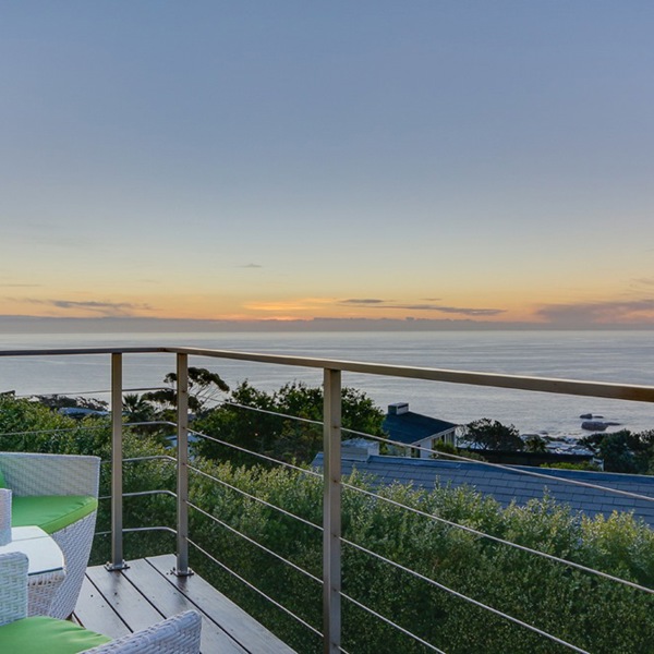 Udsigt over havet fra altan på 1. sal