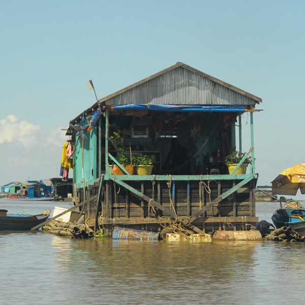 Den flydende landsby: Kompong Kleang