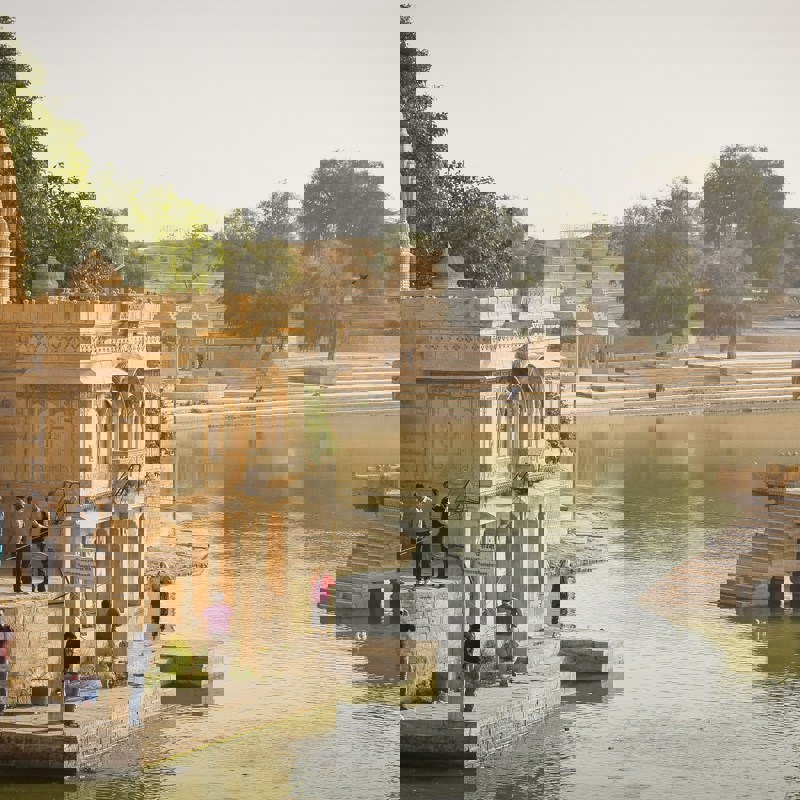 sergio-capuzzimati-R1CGt8exzLg-unsplash