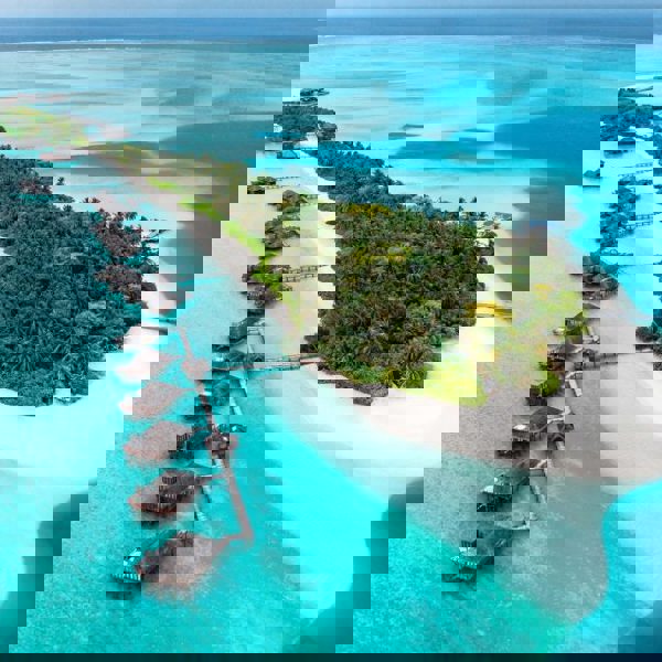 Den af de to øer, der udgør Conrad Rangali Maldiverne