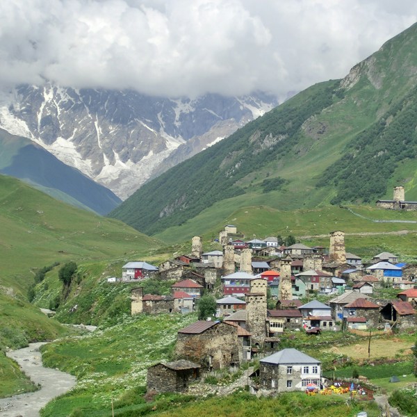 En lille bjergby i Georgien