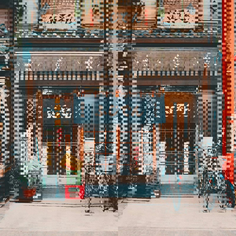 clay-banks-hwLAI5lRhdM-unsplash