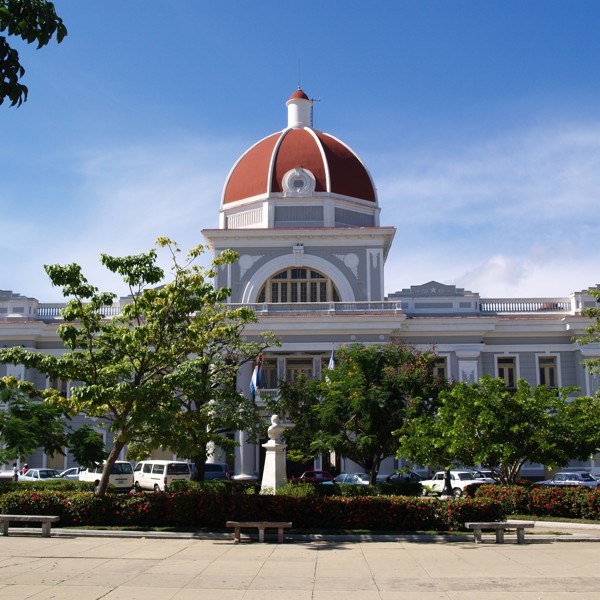 Der er mange flotte bygninger i Cienfuegos, Cuba