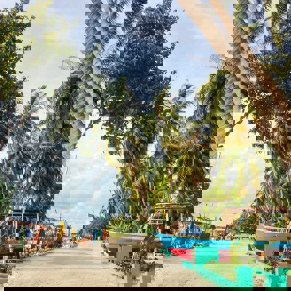 Udforsk atollen på Embudu Village i Maldiverne