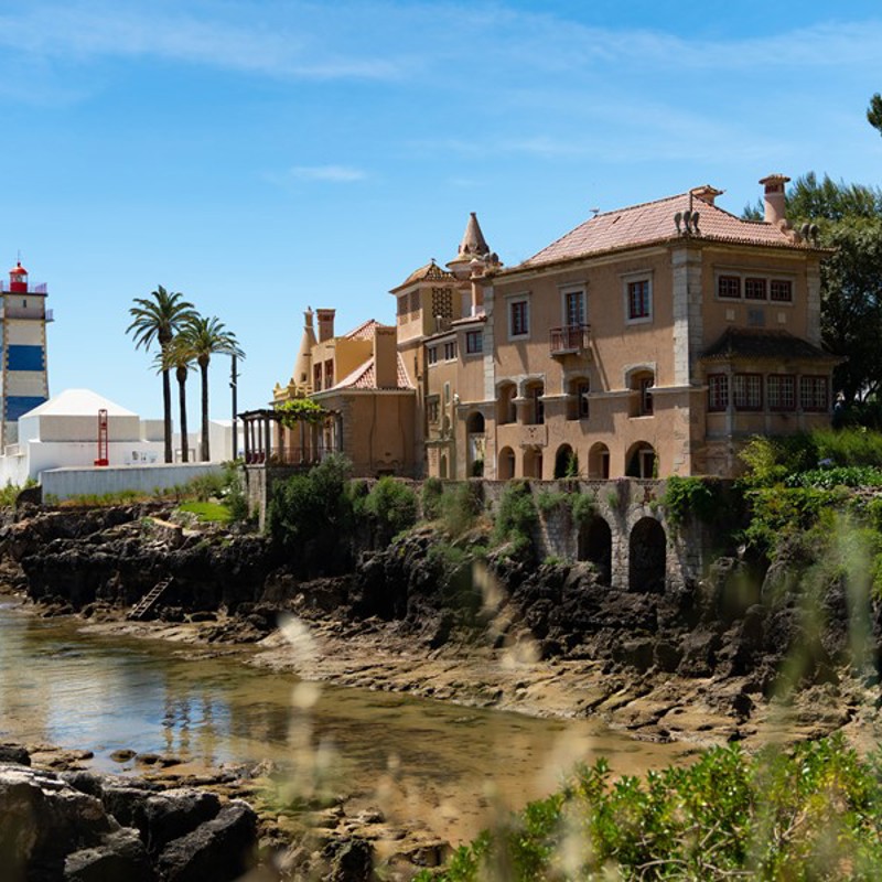 Cascais, fyrtårn og smuk bygning
