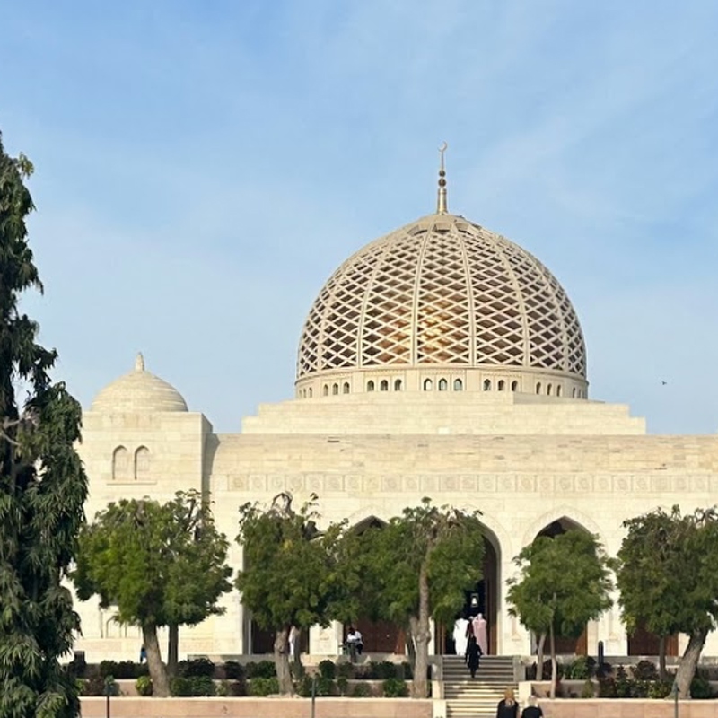 Sultan Qaboos Grand Mosque 2 cropped