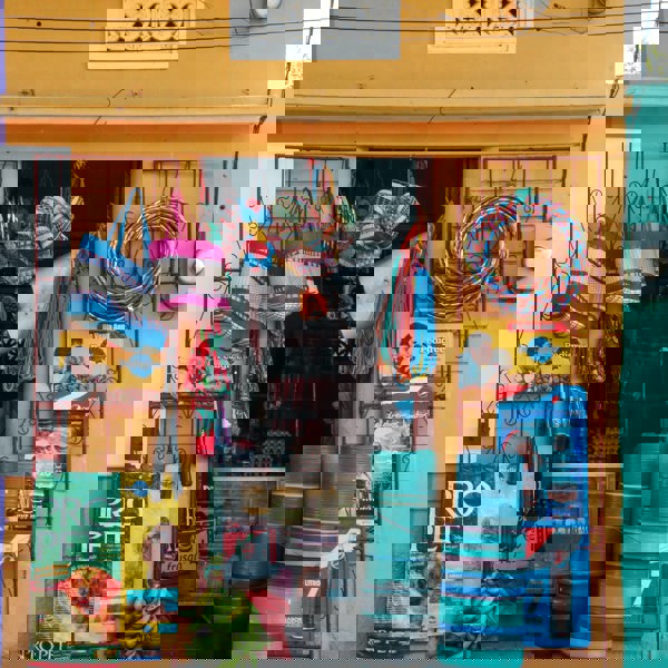 Små lokale butikker, sælger mange finurlige ting og sager i Nicaragua