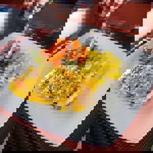 Galapagos båd, Hannibal Travel