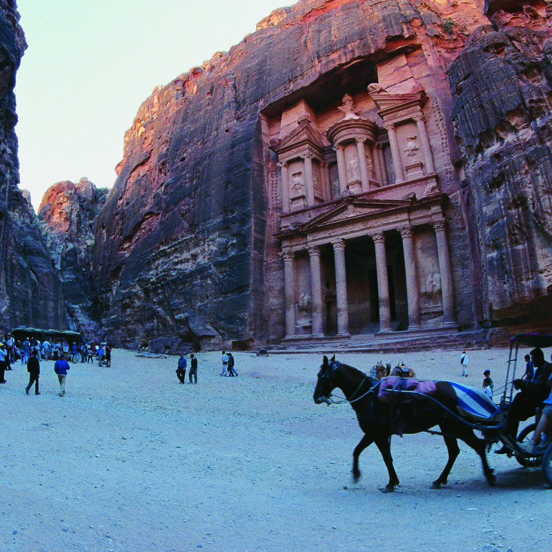 Det er muligt at blive fragtet til Petra i hestevogn