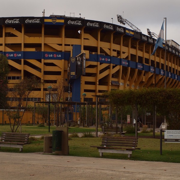 De Orange cykler. Cykel udflugt i Buenos Aires, ved Boca Jr. stadium.