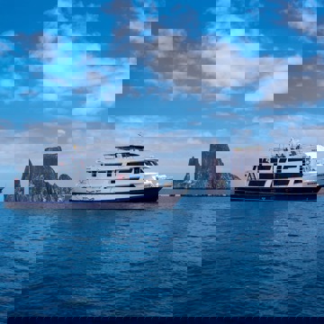 I:\AXUMIMAGES\Sydamerika\Ecuador\galapagos\Både\Monserrat\Monserrat-Galapagos-Cruises-Panoramic-Leon-Dormido-Kicker-Rock-2021-9-scaled