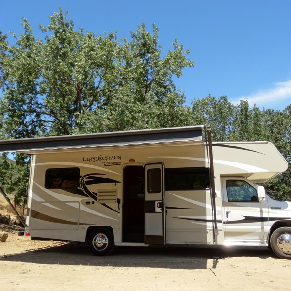 Road Bear C23-26 med udslået markise