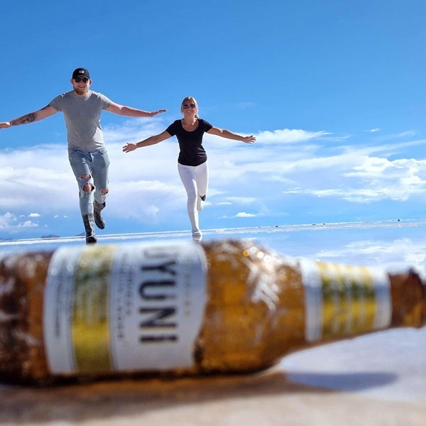 Horisonten går i ét med omgivelserne ved Uyuni Salt Flats