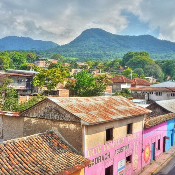 Indhylet i træer står lokale samfund klar med gæstfrihed i Nicaragua