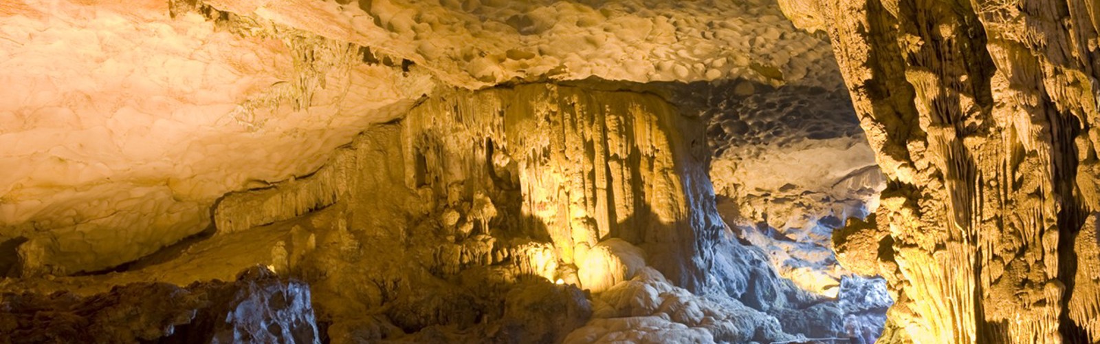 Grotter, Ha Long Bay, Vietnam