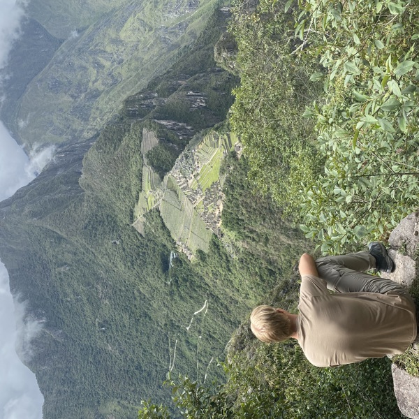 Andreas kigger på Machu Picchu