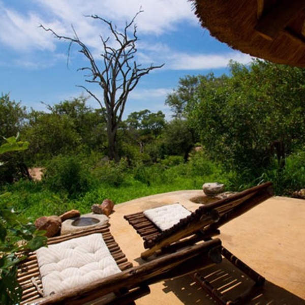 Altan ved hytte på Umlani